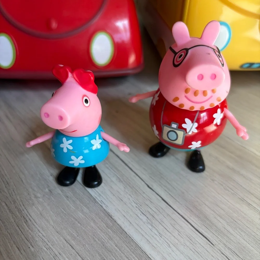 Peppa Pig Red Car and Yellow Campervan Toy Vehicle Set with Figures Jazwares